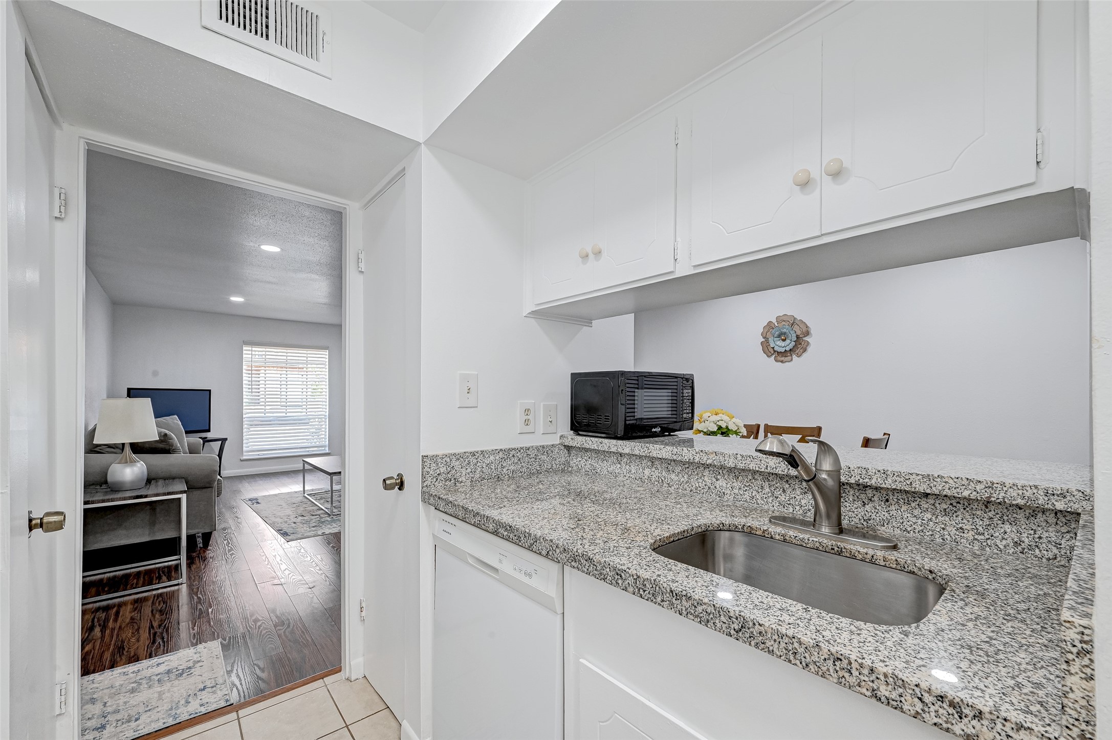 5863 Inwood Drive, Unit 3 Houston, TX 77057 - Photo 23 of 32