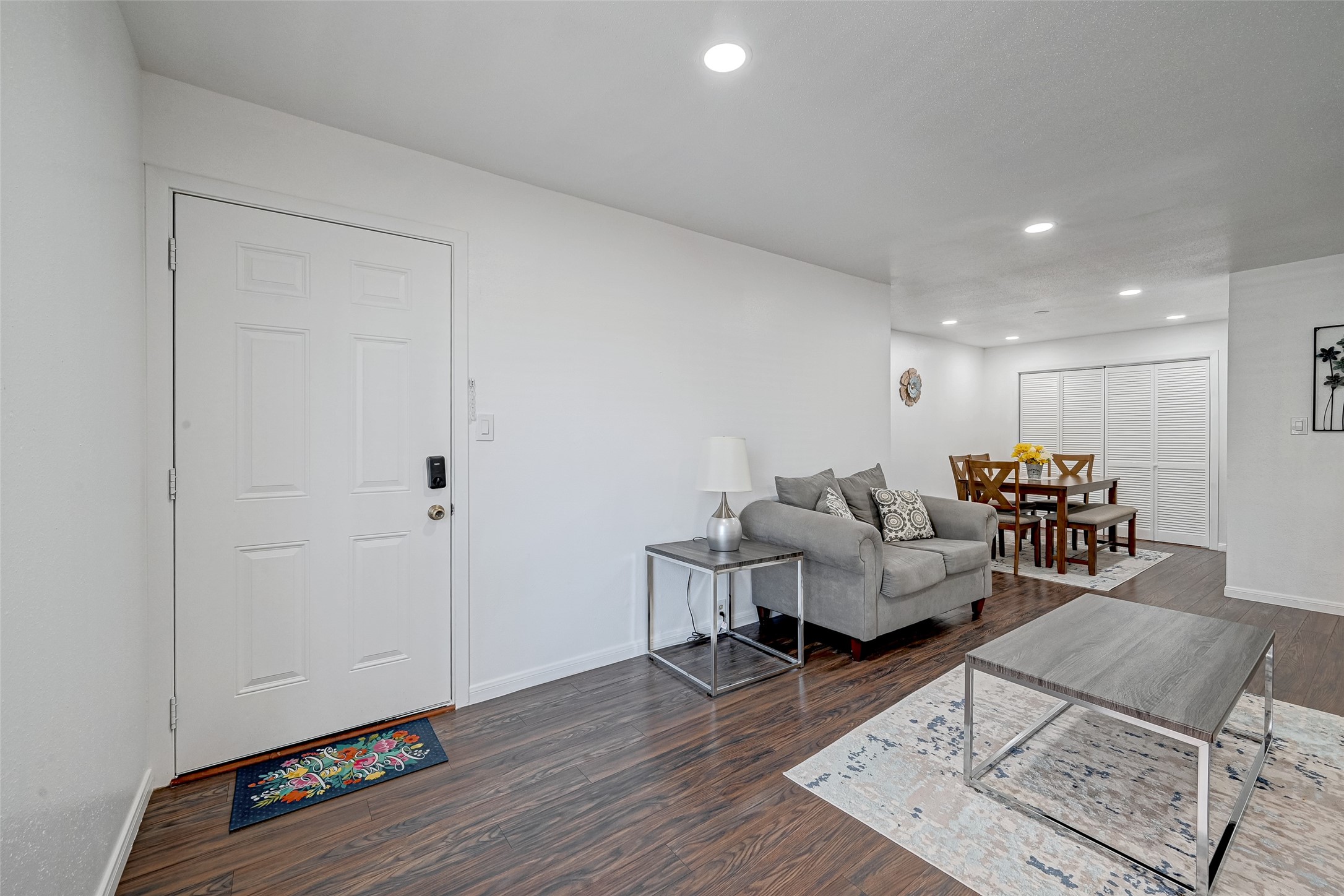 5863 Inwood Drive, Unit 3 Houston, TX 77057 - Photo 3 of 32