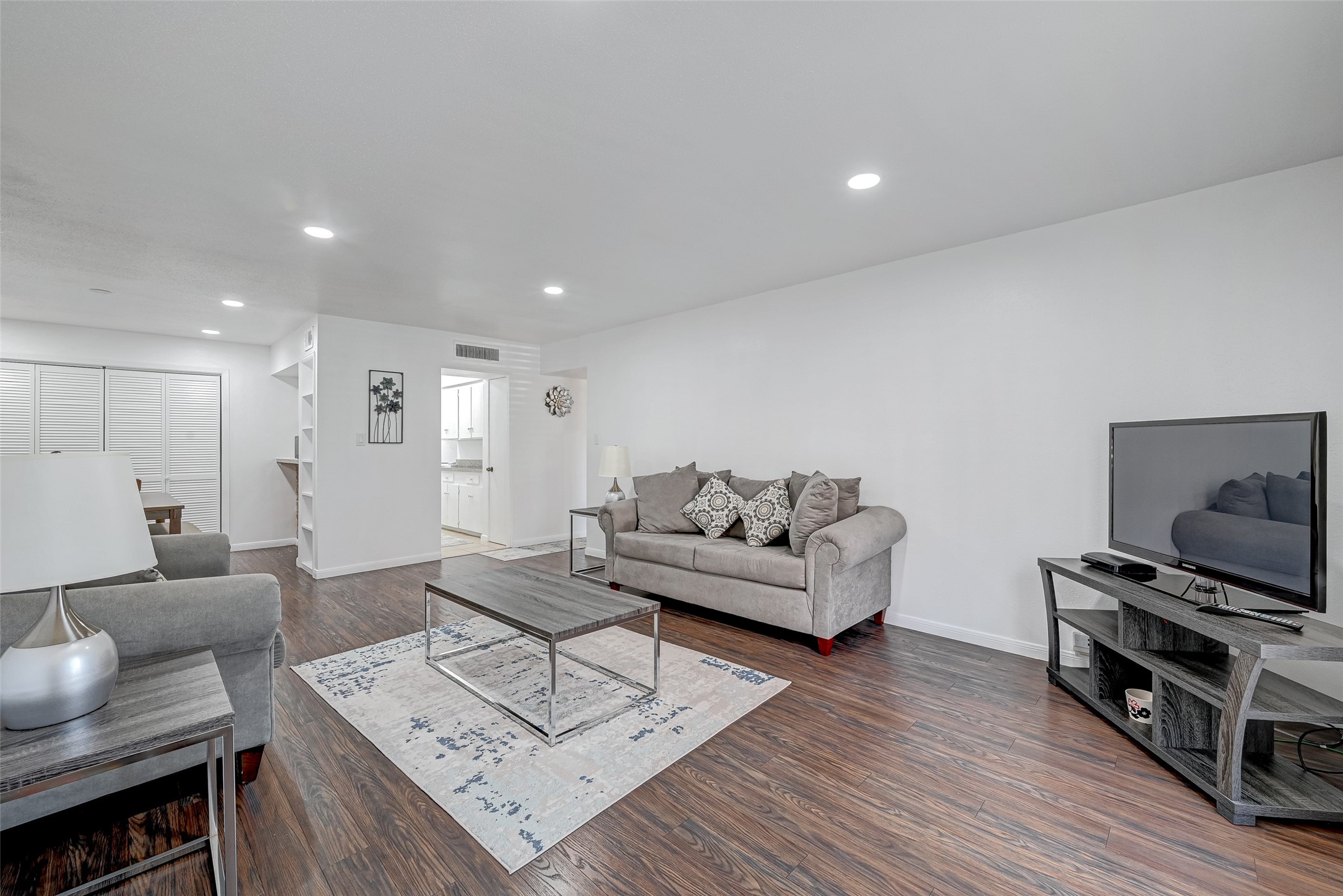 5863 Inwood Drive, Unit 3 Houston, TX 77057 - Photo 4 of 32