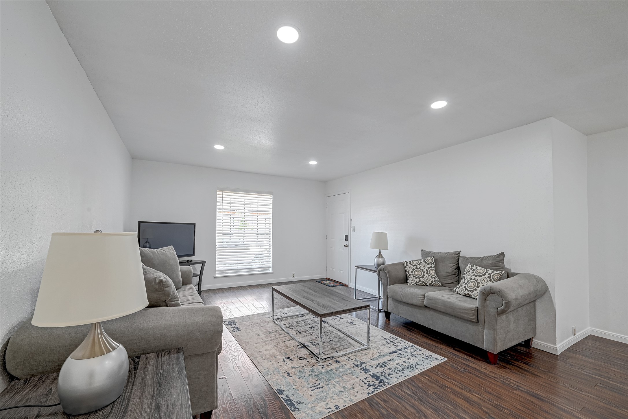 5863 Inwood Drive, Unit 3 Houston, TX 77057 - Photo 8 of 32