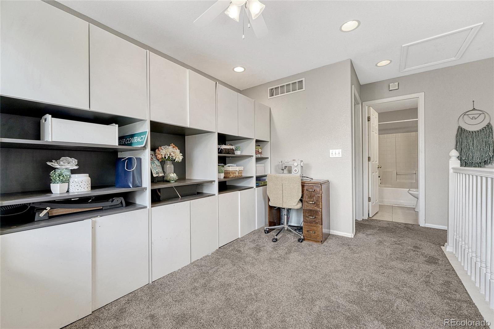 10047 Strathfield Lane Highlands Ranch, CO 80126 - Photo 14 of 39 Gallery Image 14