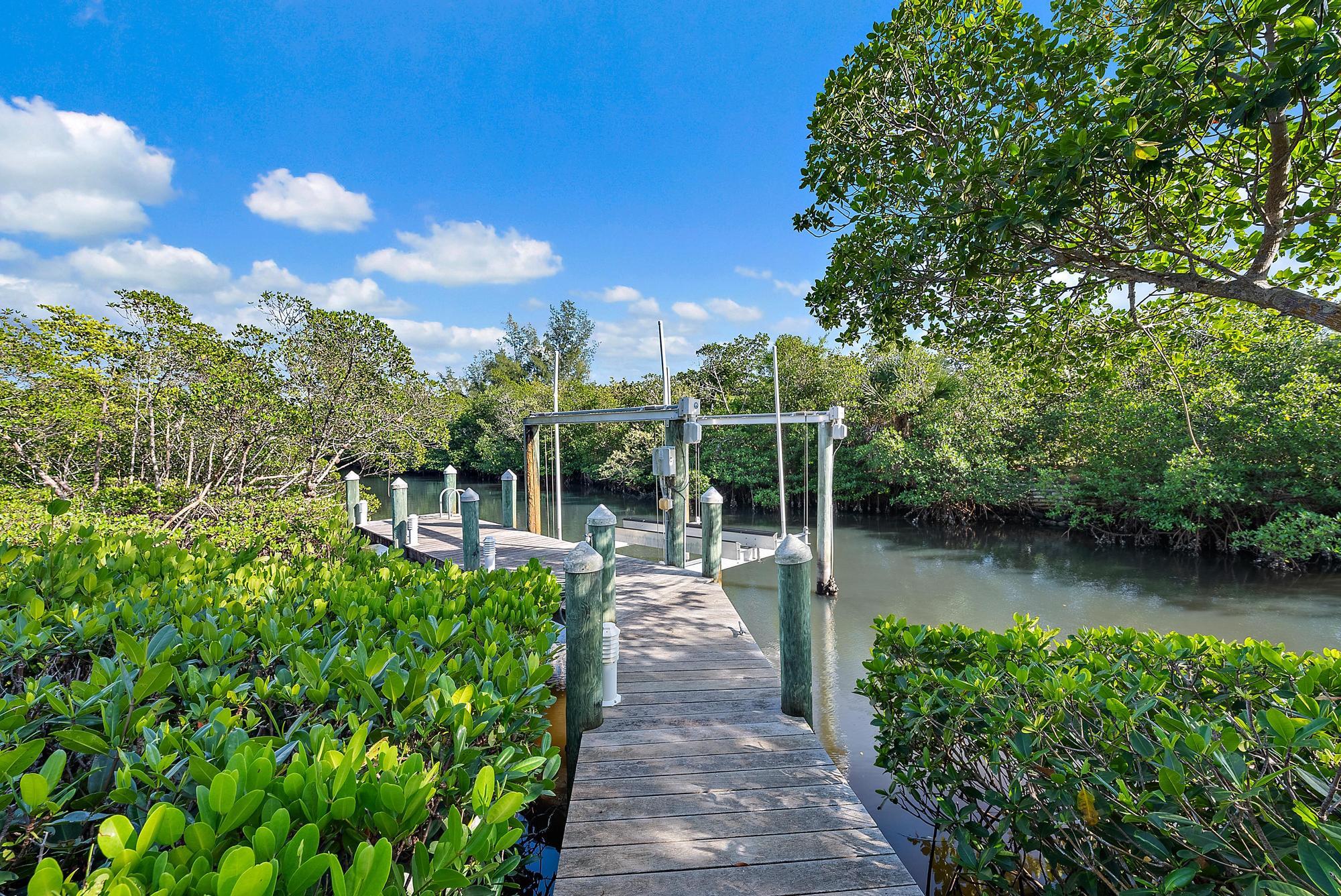 105 Harbor Way Hobe Sound, FL 33455 - Photo 5 of 29 105 Harbor Way-14