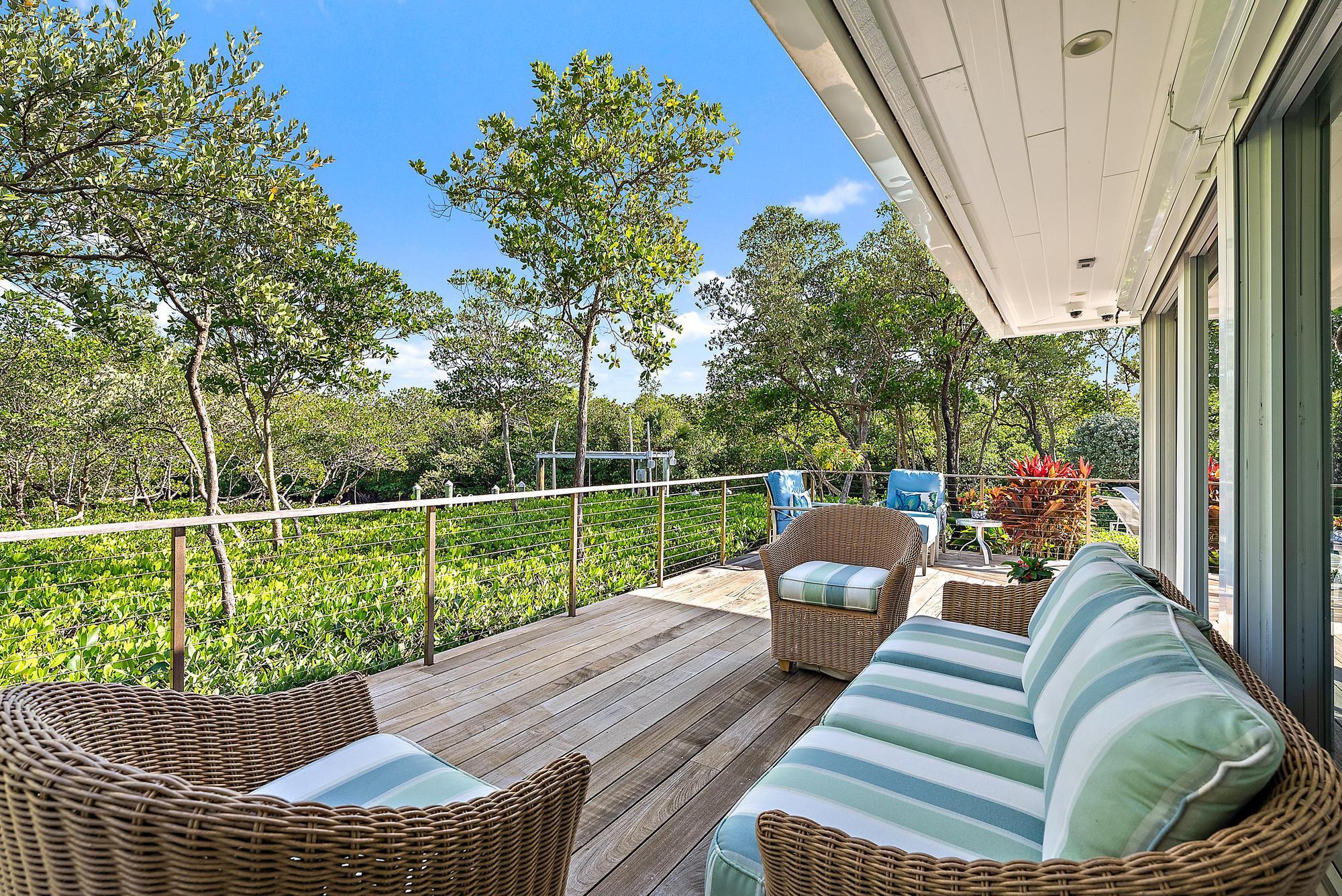 105 Harbor Way Hobe Sound, FL 33455 - Photo 8 of 29 105 Harbor Way-8