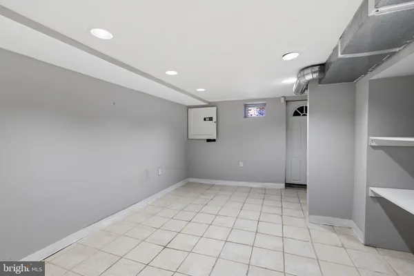 $1,850 | 12 South Washington Street, Baltimore, MD 21231