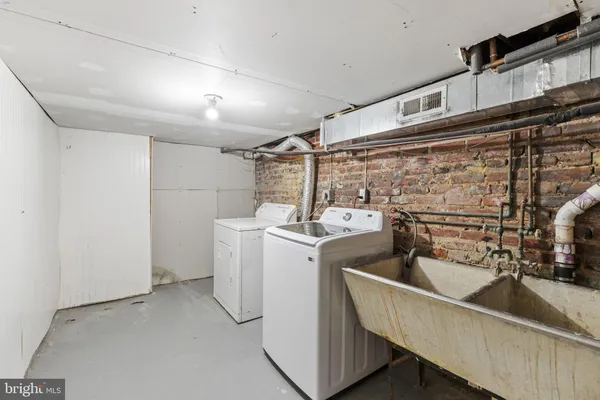 $1,850 | 12 South Washington Street, Baltimore, MD 21231