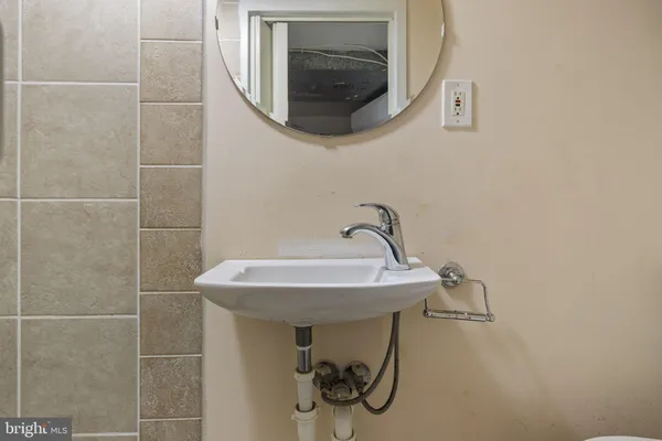 $1,850 | 12 South Washington Street, Baltimore, MD 21231