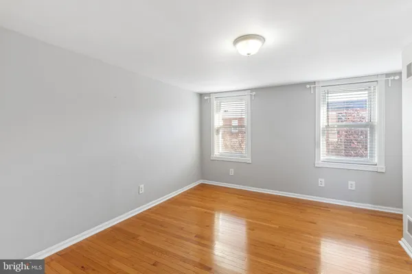 $1,850 | 12 South Washington Street, Baltimore, MD 21231