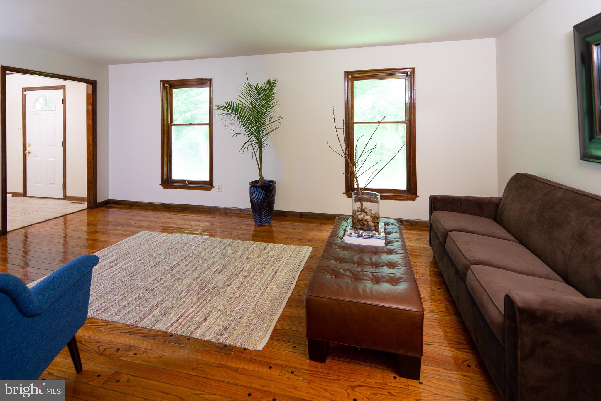 1431 Mission Road Quakertown, PA 18951 - Photo 3 of 30 Living Room