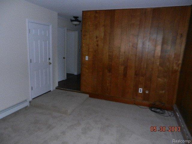 29741 Rambling Road Southfield, MI 48076 - Photo 11 of 25 DSCN0879.JPG