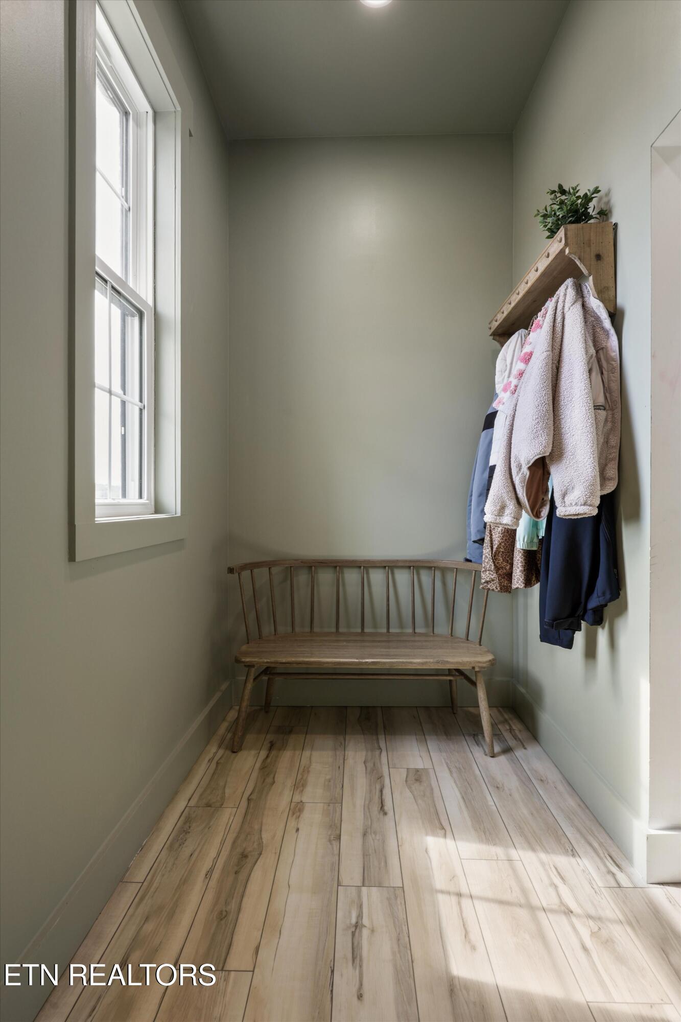 13161 Vonore Road Loudon, TN 37774 - Photo 11 of 41 Upstairs coat room