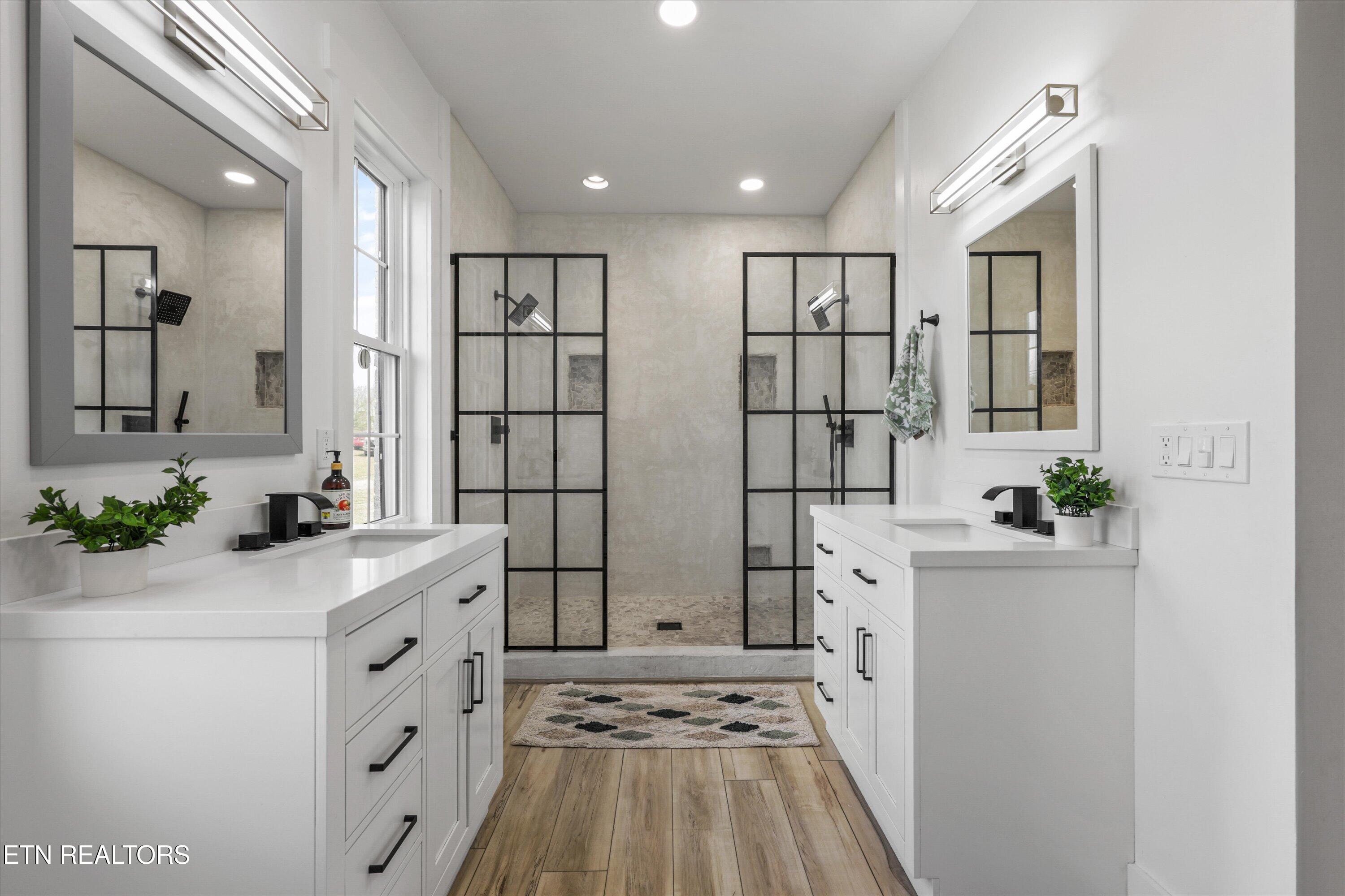 13161 Vonore Road Loudon, TN 37774 - Photo 14 of 41 Primary en-suite bath