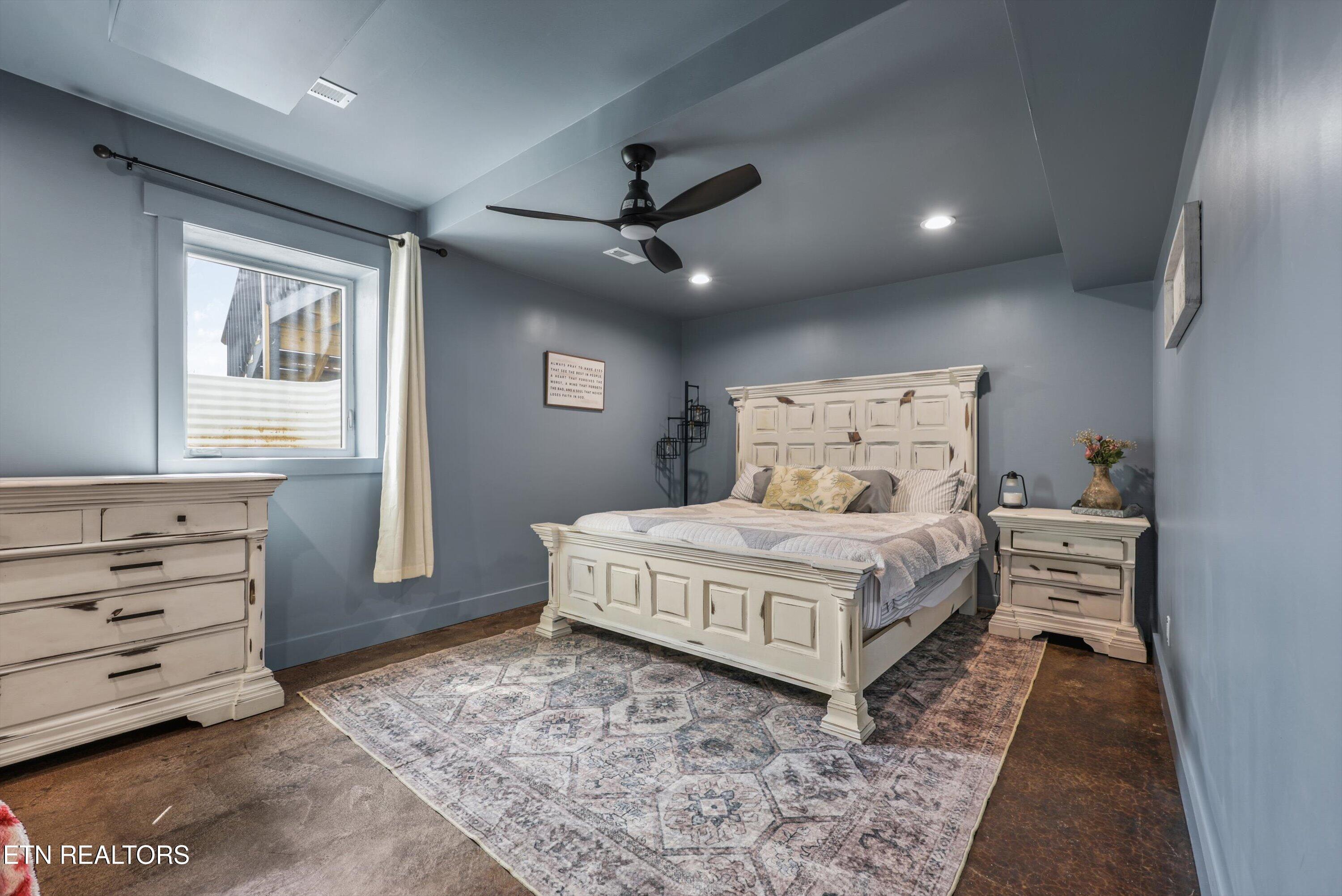 13161 Vonore Road Loudon, TN 37774 - Photo 20 of 41 Bedroom 3