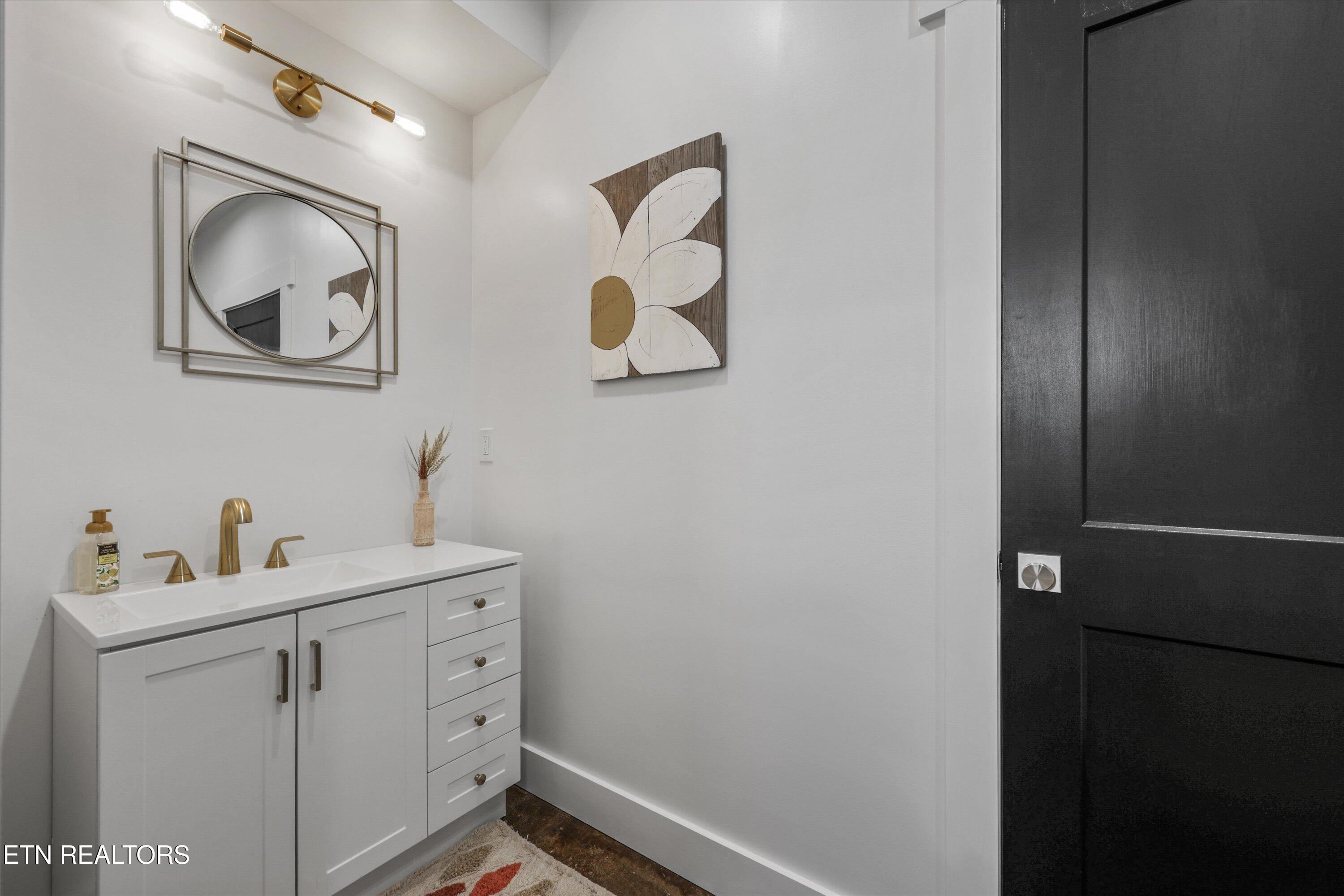 13161 Vonore Road Loudon, TN 37774 - Photo 25 of 41 Jack and Jill private powder room 2