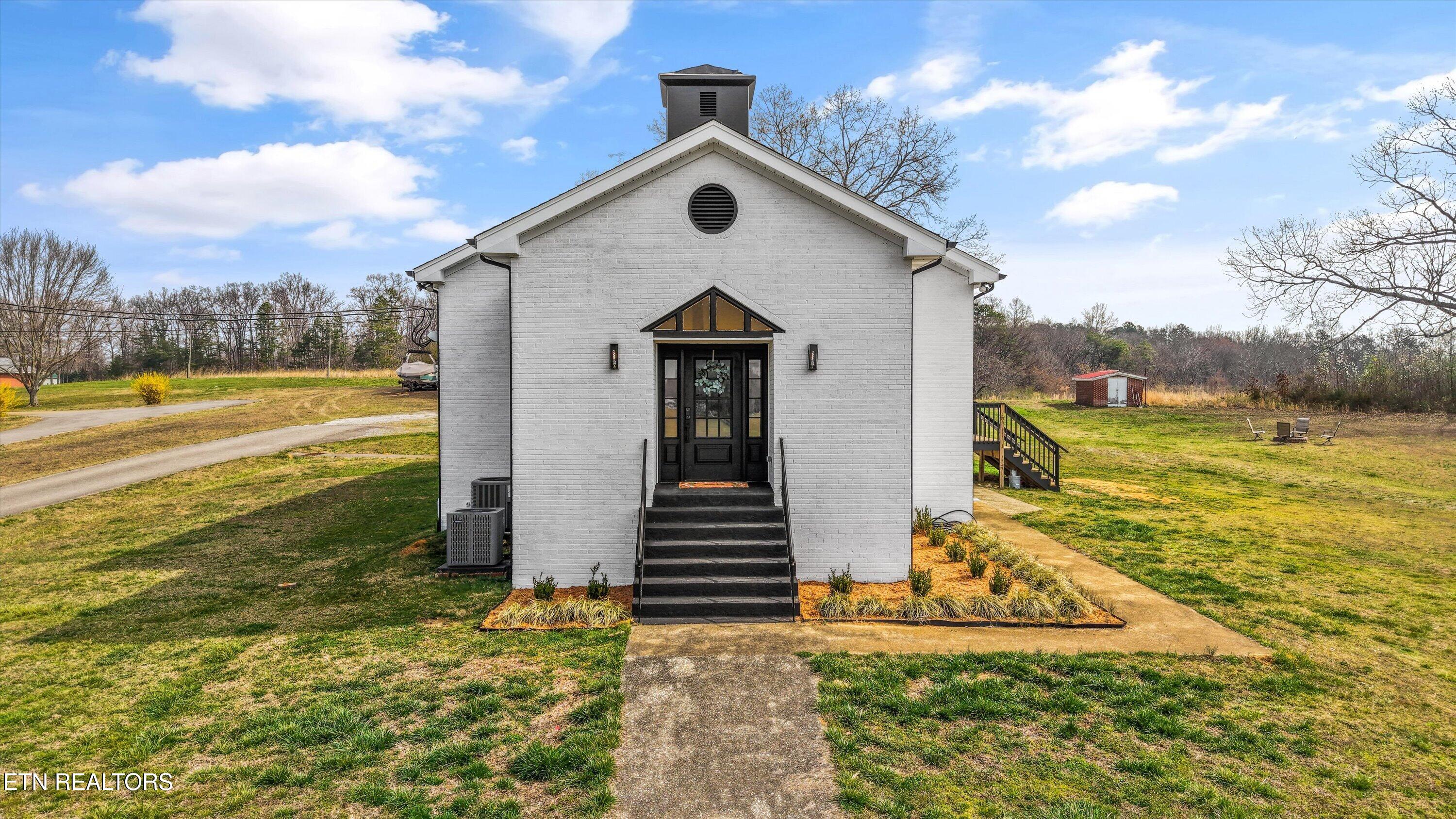 13161 Vonore Road Loudon, TN 37774 - Photo 33 of 41 Front entry view 2
