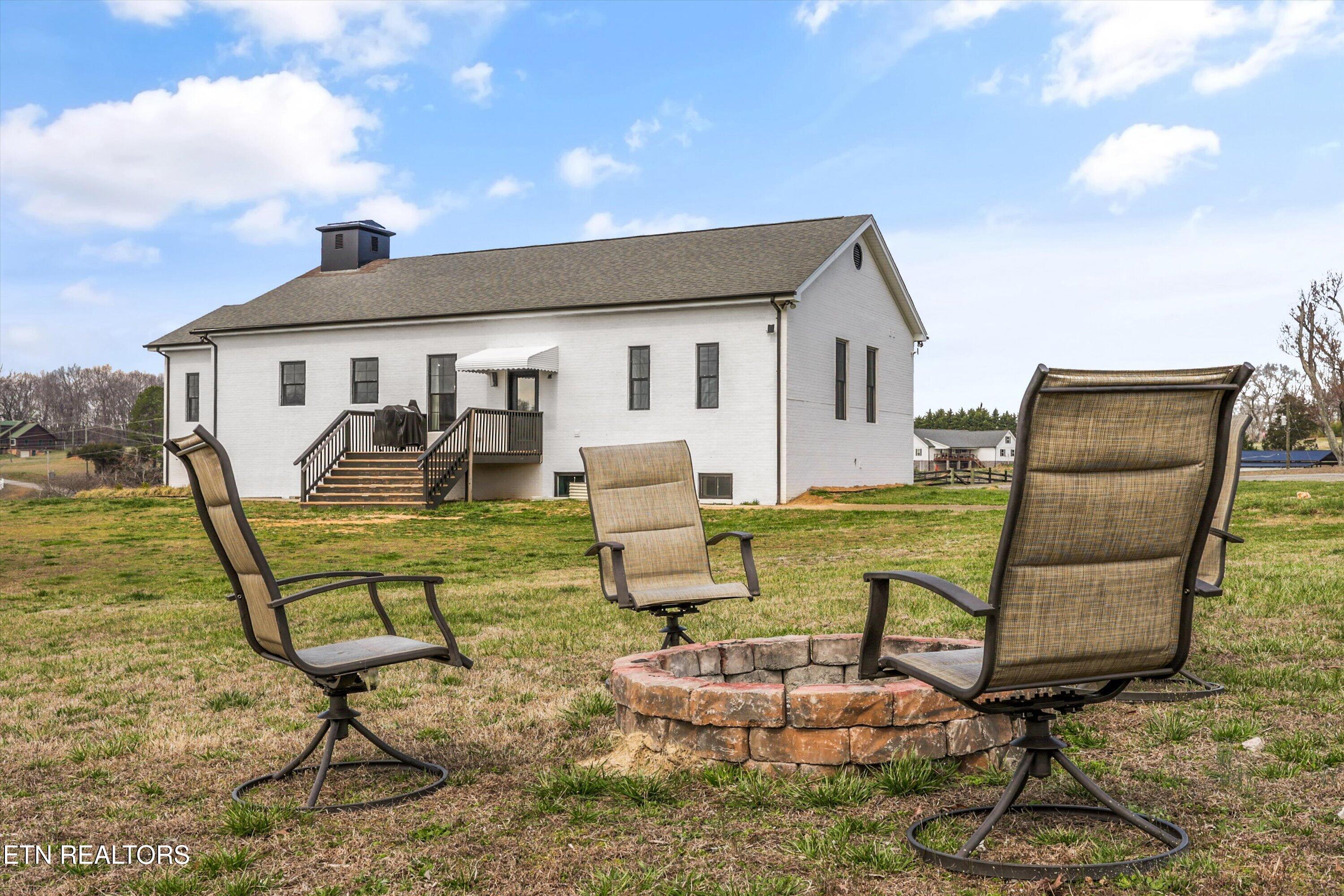 13161 Vonore Road Loudon, TN 37774 - Photo 35 of 41 Fire pit