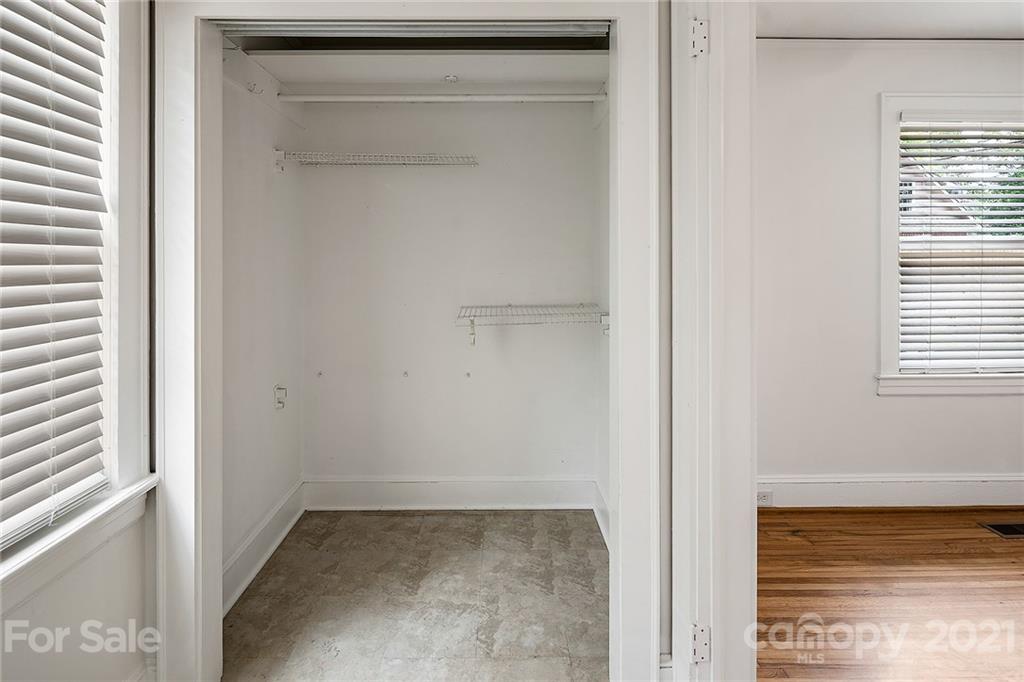 327 Marsh Road Charlotte, NC 28209 - Photo 28 of 48 a view of room and window