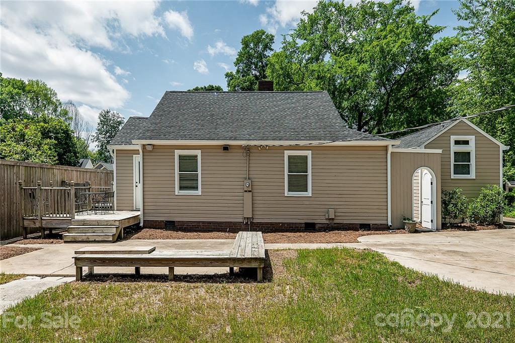 327 Marsh Road Charlotte, NC 28209 - Photo 39 of 48 a house view with a garden space