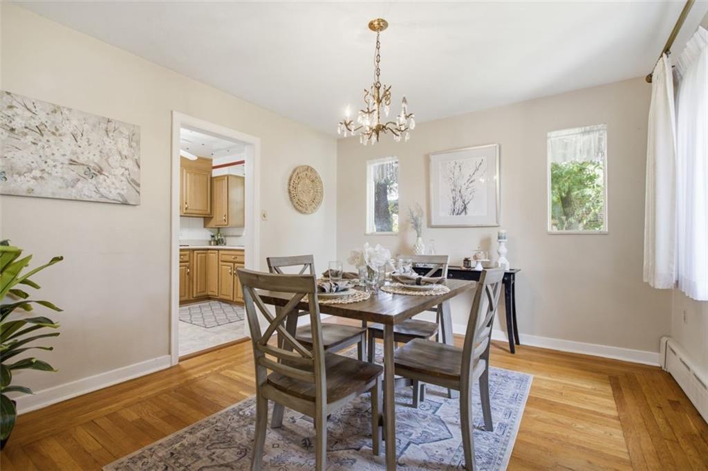 730 Greenlee Road Pittsburgh, PA 15227 - Photo 7 of 33 Dining room