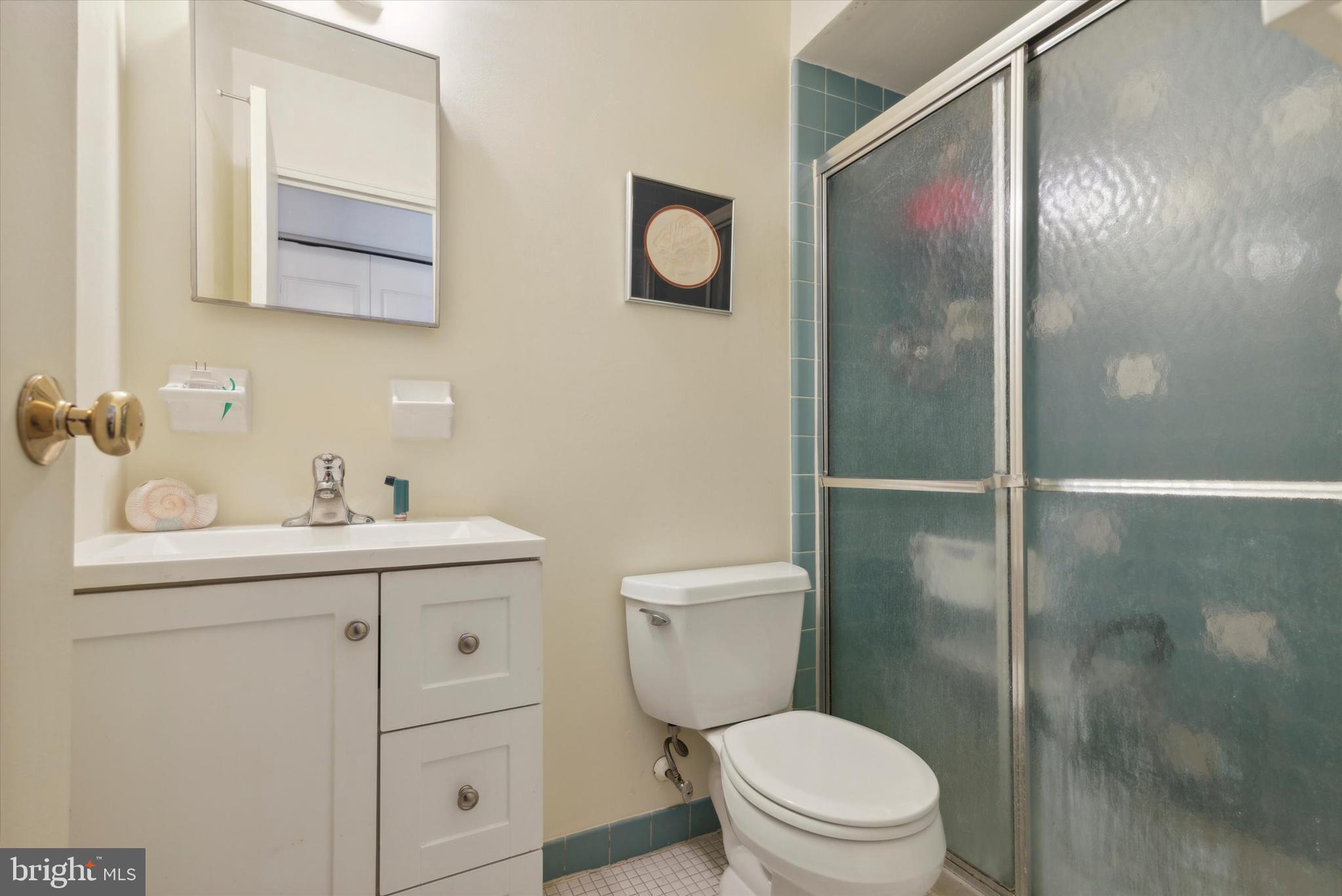 14 Cavendish Drive Ambler, PA 19002 - Photo 20 of 25 En-suite bathroom