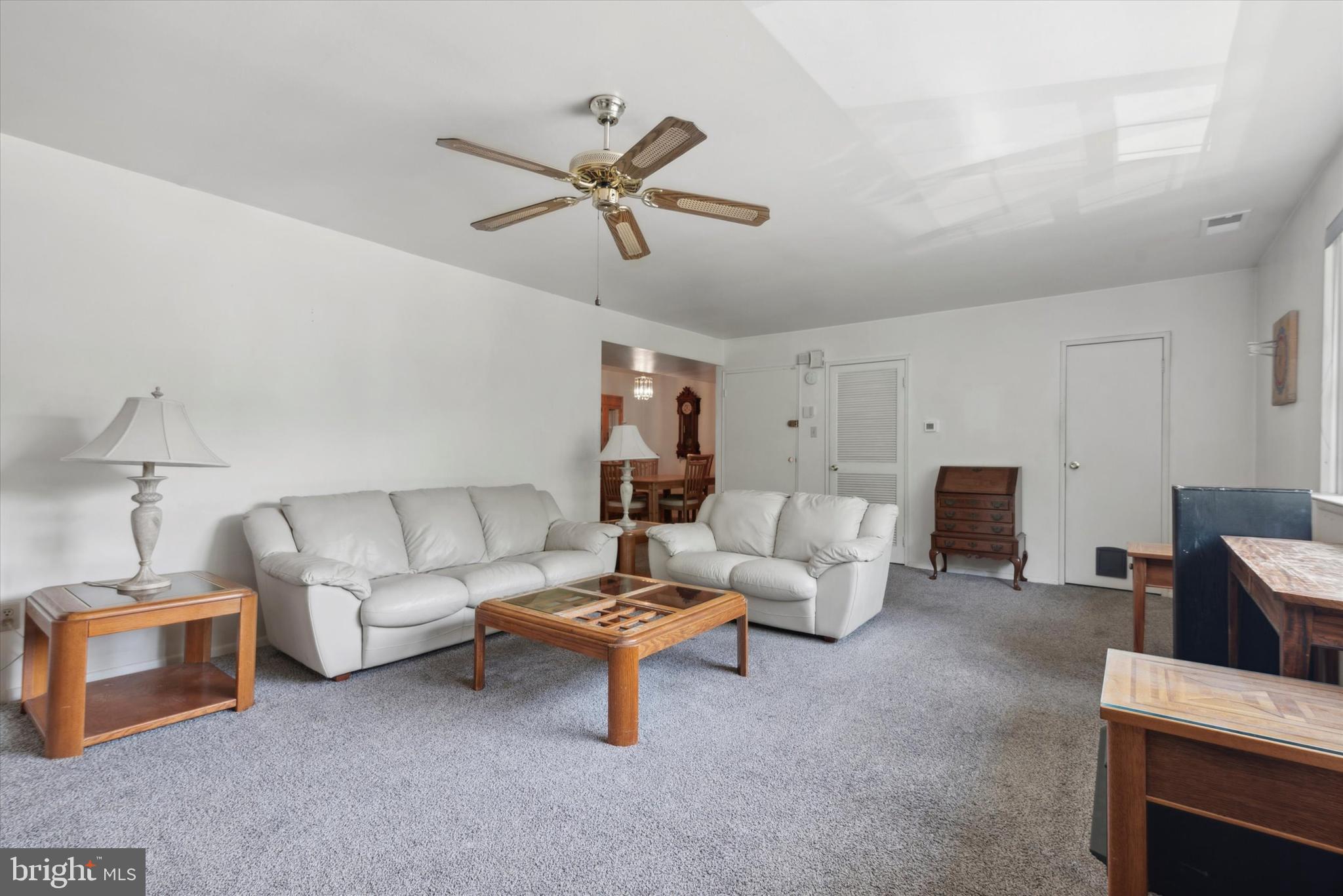 14 Cavendish Drive Ambler, PA 19002 - Photo 3 of 25 Expansive living room