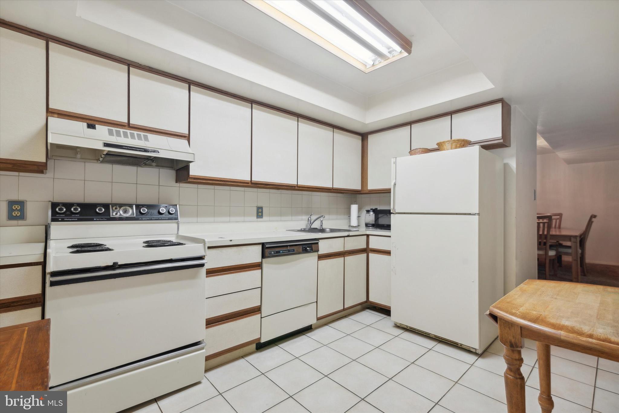 14 Cavendish Drive Ambler, PA 19002 - Photo 9 of 25 Kitchen