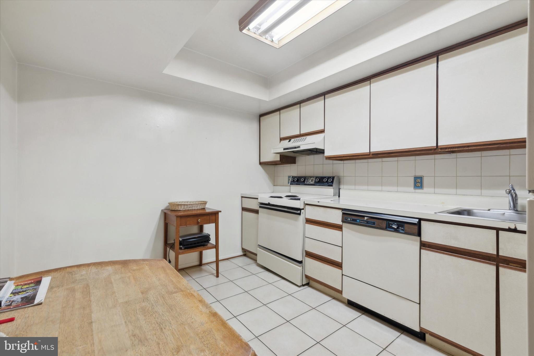 14 Cavendish Drive Ambler, PA 19002 - Photo 10 of 25 Kitchen