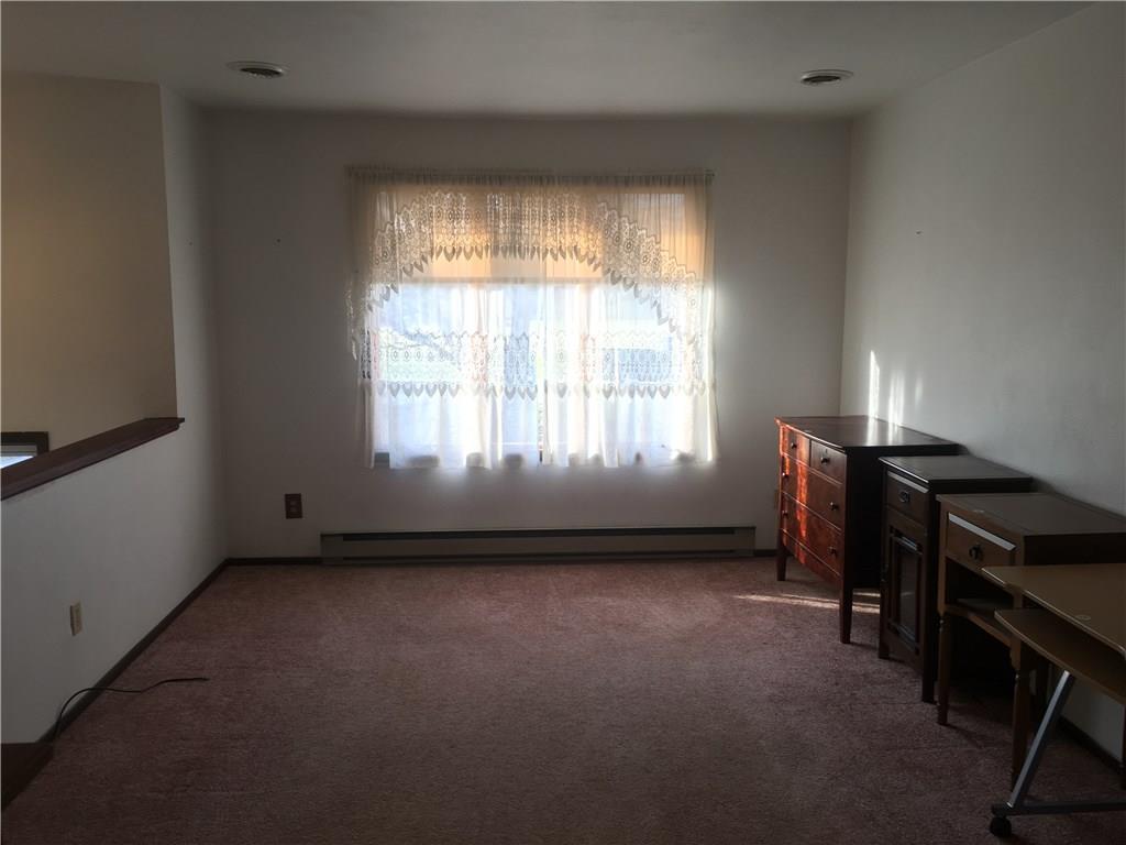 356 Pleasant Valley Road Connellsville, PA 15425 - Photo 4 of 17 Living Room