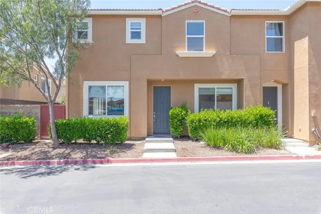 $458,000 | 27435 Larabee Court, Unit 2, Murrieta, CA 92562