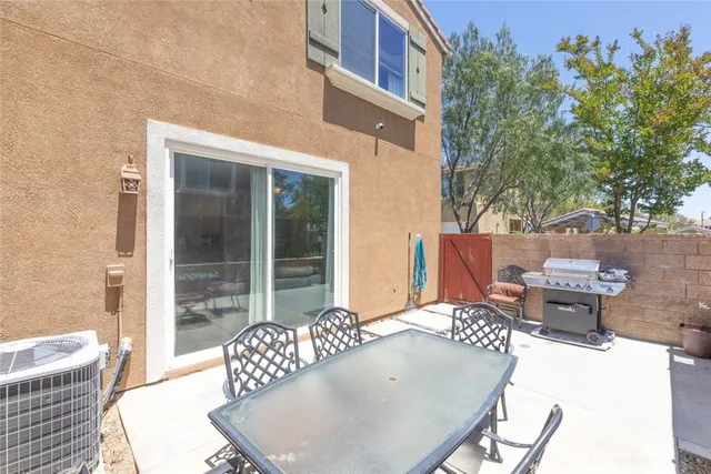 $458,000 | 27435 Larabee Court, Unit 2, Murrieta, CA 92562