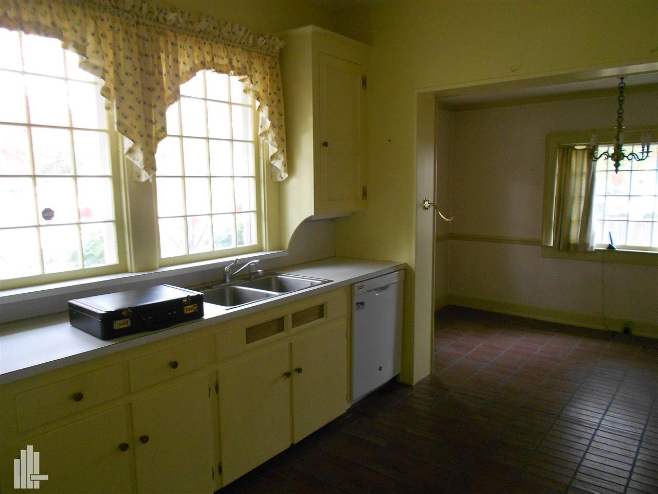 903 North Main Street Rochester, MI 48307 - Photo 9 of 32