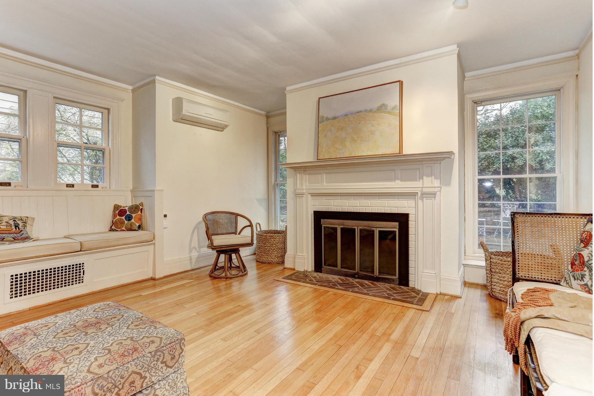 4708 Keswick Road Baltimore, MD 21210 - Photo 6 of 30 Living Room