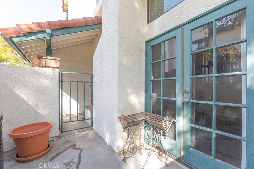 1441 Summit Drive Chula Vista, CA 91910 - Photo 5 of 29 a view of a door and a window
