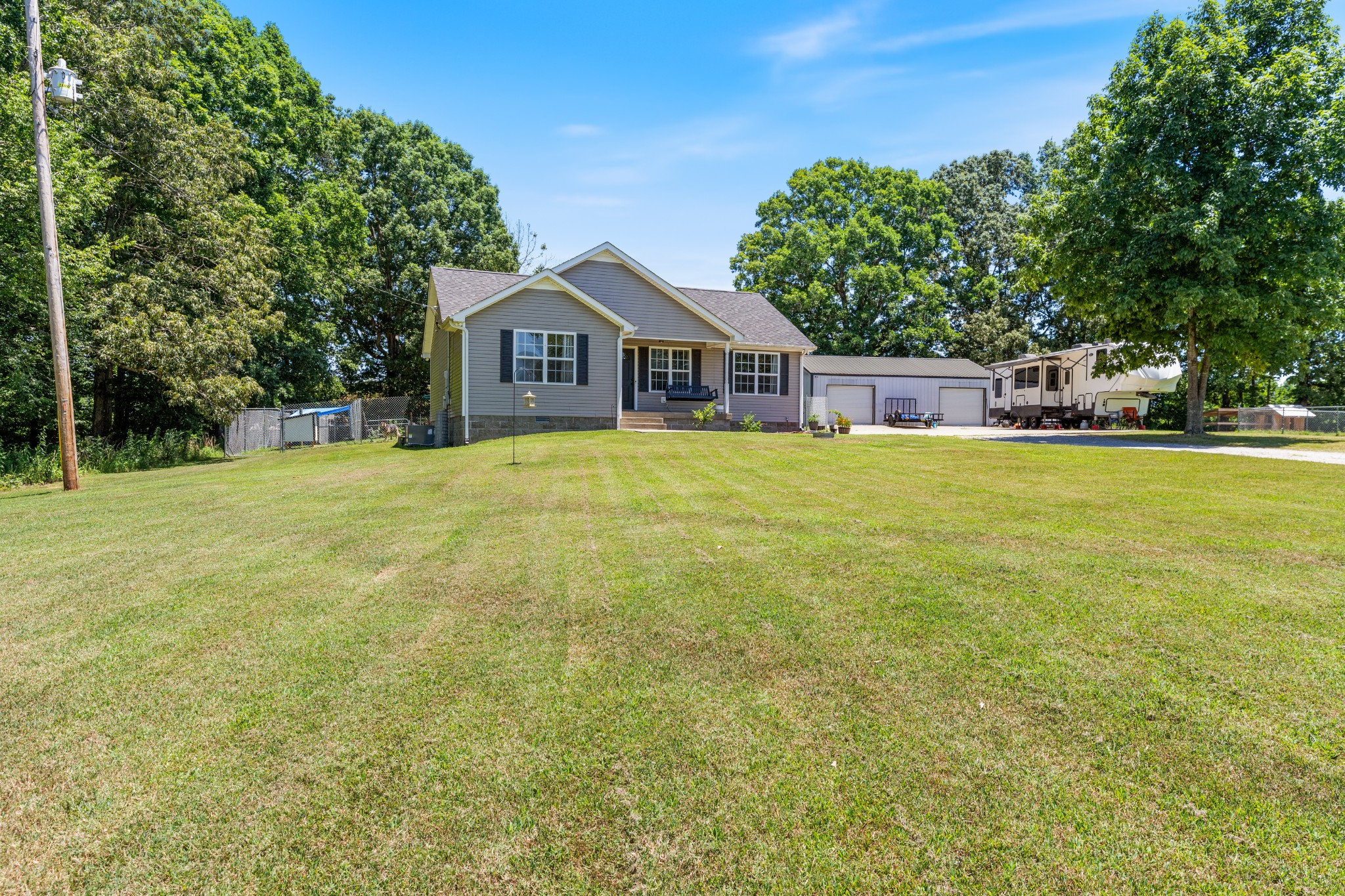 390 Howard Road White Bluff, TN 37187 - Photo 3 of 33 Gallery Image 3
