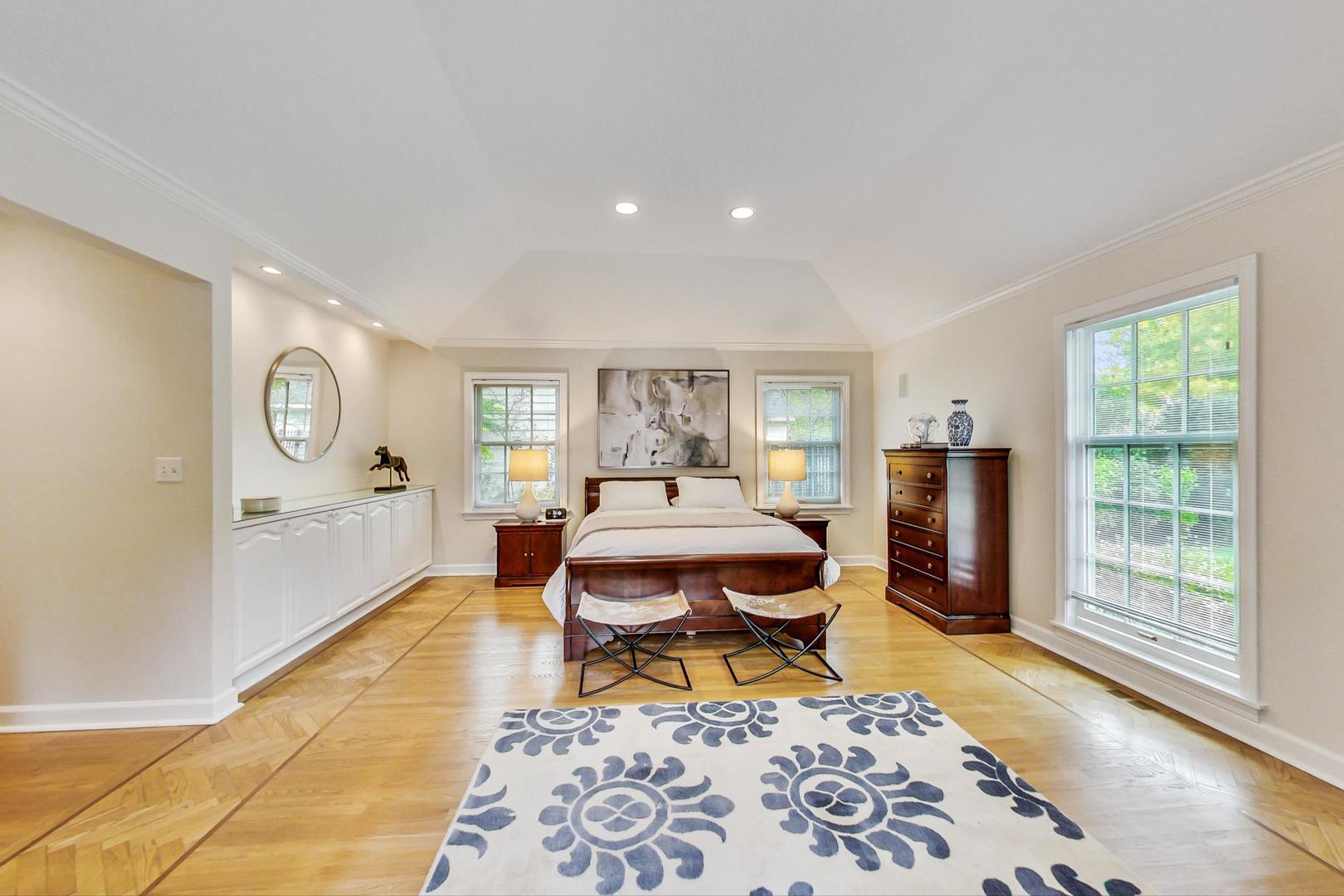 180 Westview Road Winnetka, IL 60093 - Photo 17 of 31 a living room with furniture and a window