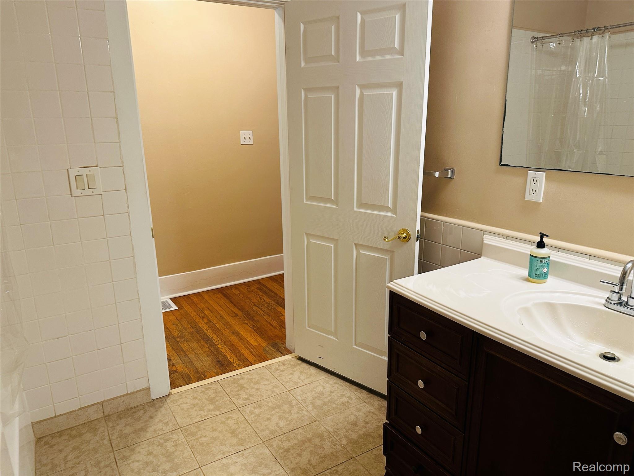 11270 Rushton Road, Unit 1 South Lyon, MI 48178 - Photo 7 of 26 Unit 1