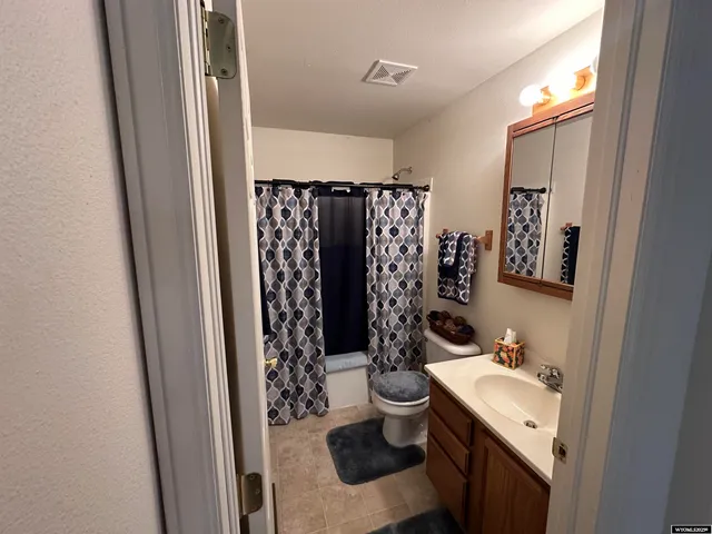 $250,000 | 2308 Crestview Drive, Torrington, WY 82240