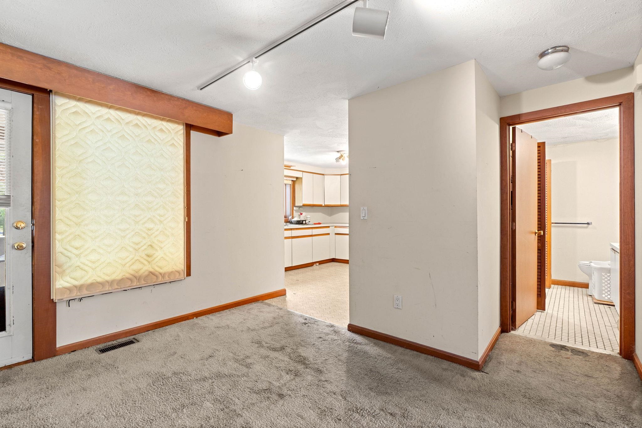5 Tsienneto Road, Unit 152 Derry, NH 03038 - Photo 8 of 21 Gallery Image 8