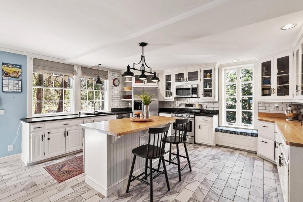 16 Grapevine Road Wenham, MA 01984 - Photo 15 of 41