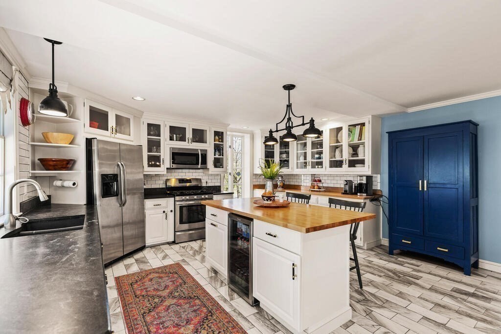 16 Grapevine Road Wenham, MA 01984 - Photo 17 of 41