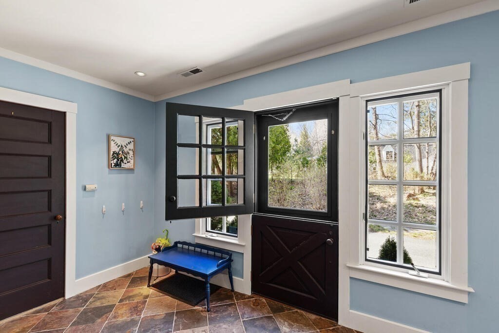 16 Grapevine Road Wenham, MA 01984 - Photo 5 of 41