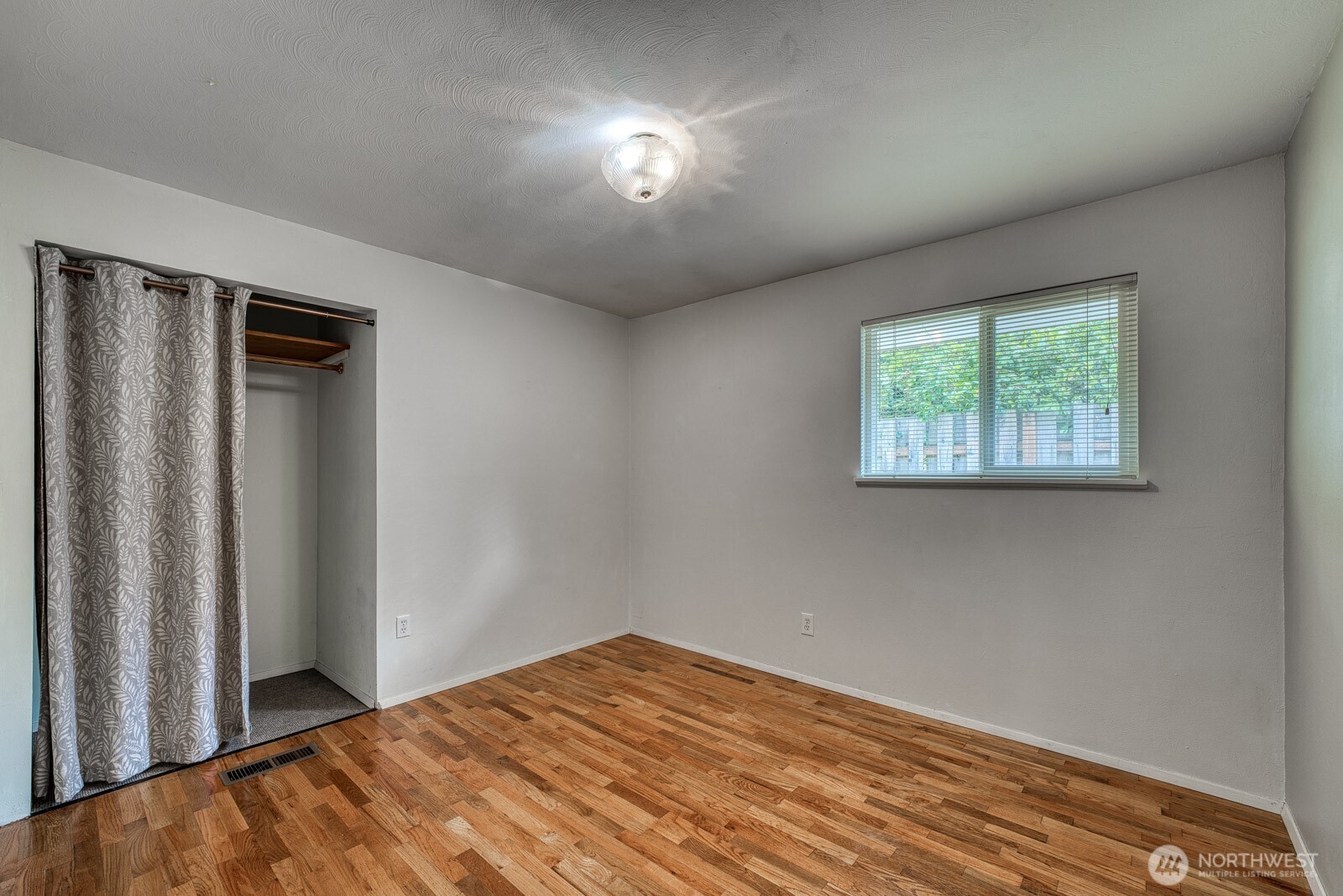 3119 Crystal Springs Road West University Place, WA 98466 - Photo 14 of 33 Gallery Image 14