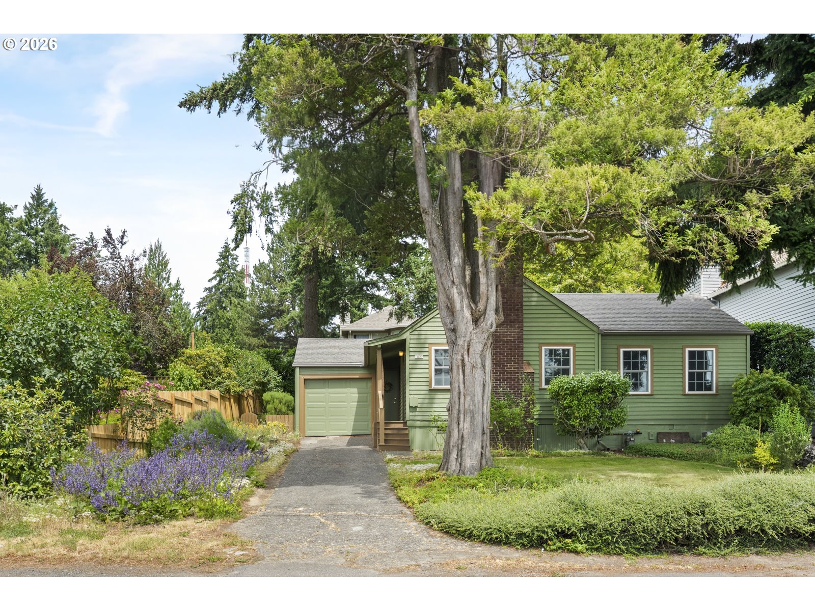 1827 Southwest Dewitt Street Portland, OR 97239 - Photo 34 of 47 Gallery Image 34