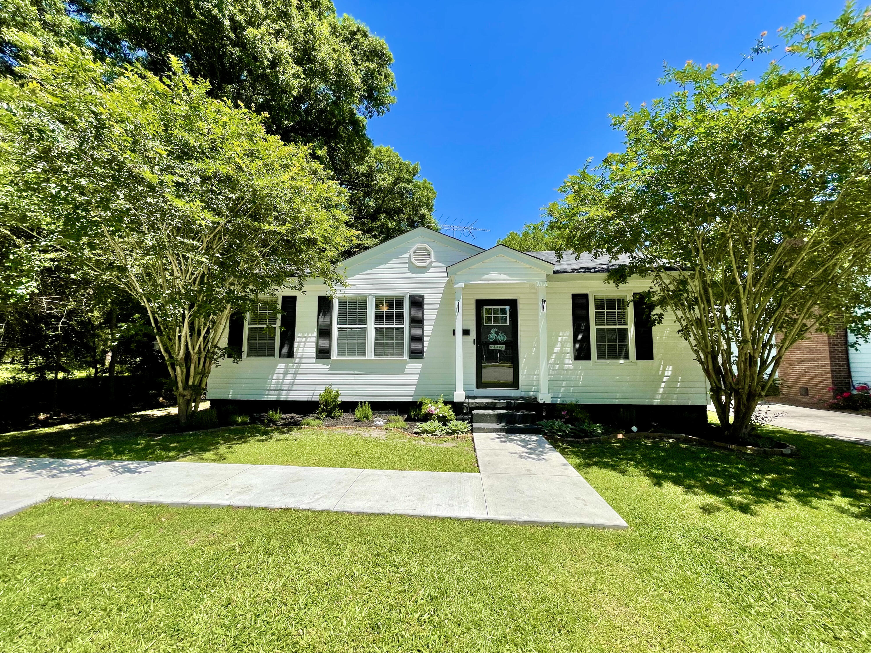 16 County Rd S-18-198 St. George, SC 29477 - Photo 1 of 17 16 Behling Ct