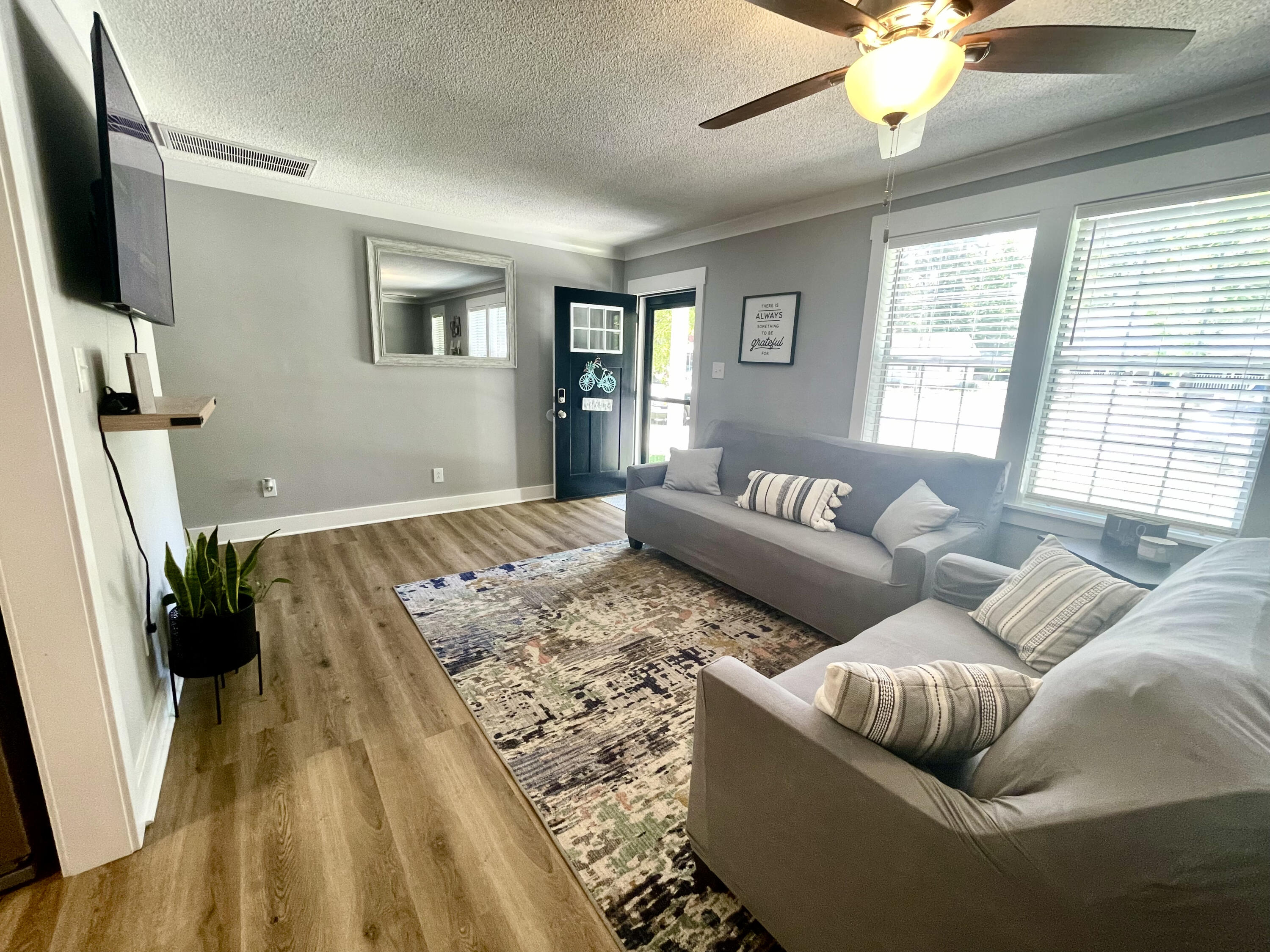 16 County Rd S-18-198 St. George, SC 29477 - Photo 3 of 17 living room