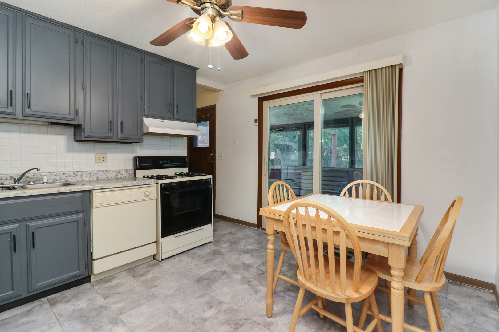 301 Columbia Drive Normal, IL 61761 - Photo 5 of 26