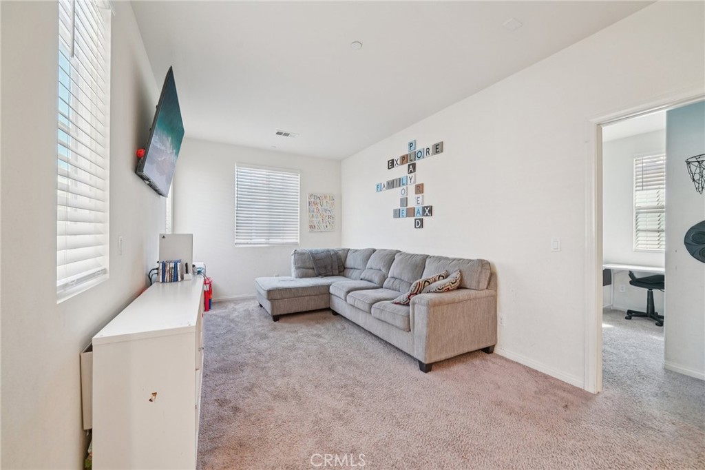 618 South Brampton Avenue Rialto, CA 92376 - Photo 32 of 57