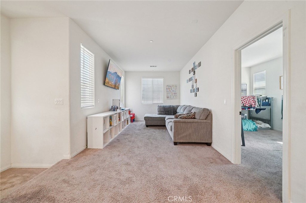 618 South Brampton Avenue Rialto, CA 92376 - Photo 33 of 57