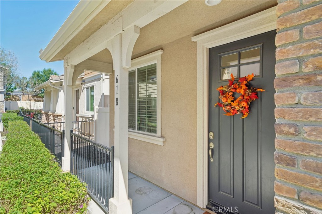 618 South Brampton Avenue Rialto, CA 92376 - Photo 6 of 57