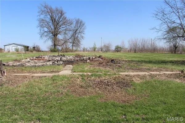 $36,500 | 102 South Caroline Avenue, Bellflower, MO 63333