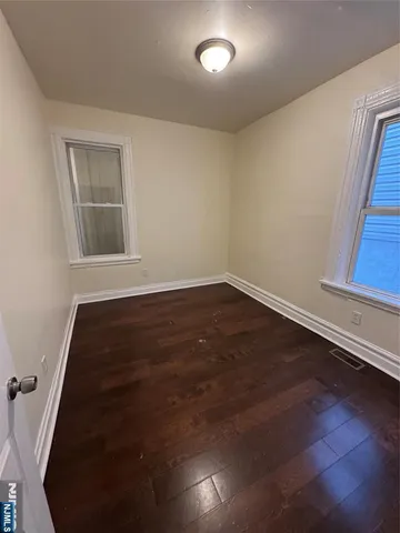 $2,100 | 133 Seymour Avenue, Unit 2, Newark, NJ 07108